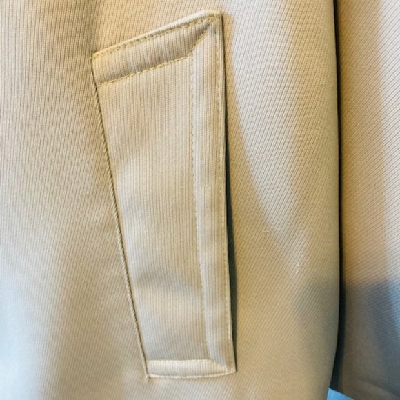 Coat - Picture 7 of 10